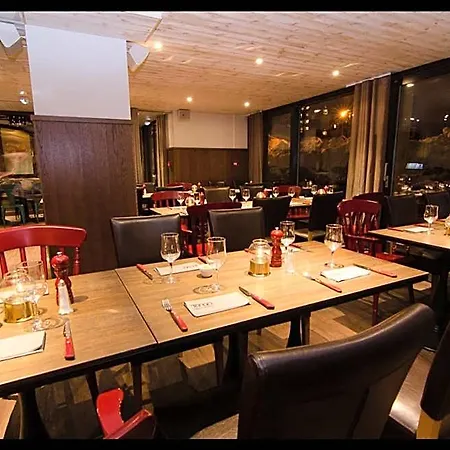 Hotel Langley Tango 3*