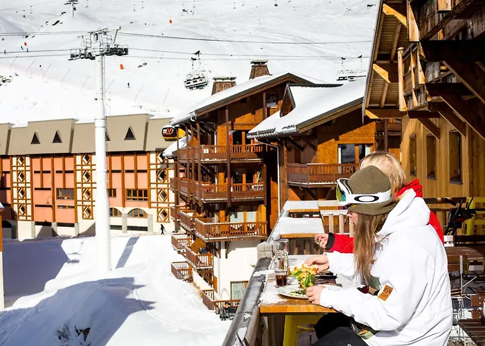 Langley Tango Hotel 3*